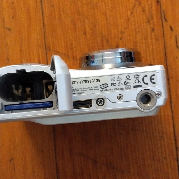 Kodak EasyShare C613 (2.4in LCD screen) - Picture 3 of 5